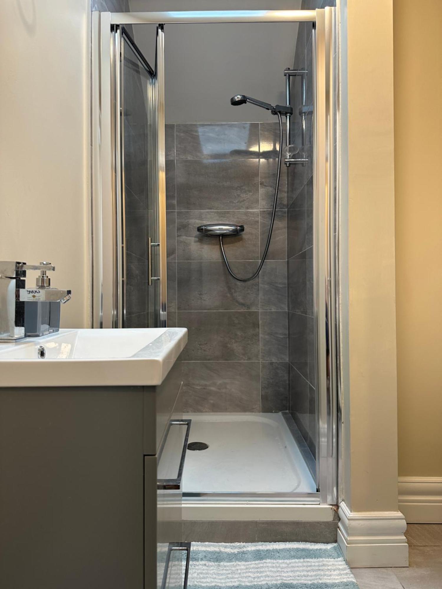 Adams Complex Apartment Tullamore Ngoại thất bức ảnh
